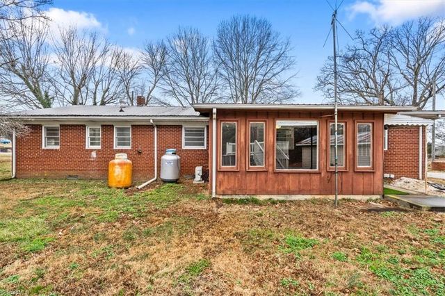 1768 Poole Town Road, Asheboro, NC 27205