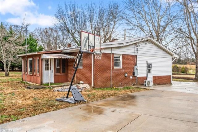 1768 Poole Town Road, Asheboro, NC 27205