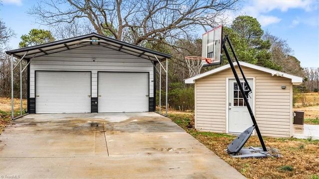 1768 Poole Town Road, Asheboro, NC 27205