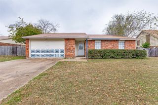 7001 Newcastle Place, North Richland Hills, TX 76182