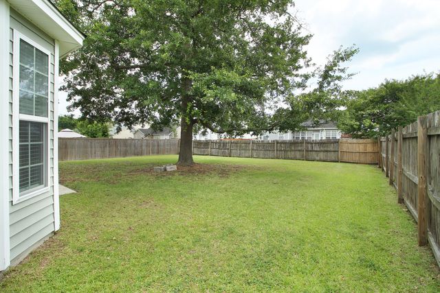7677 Eagle Lake Road, North Charleston, SC 29418