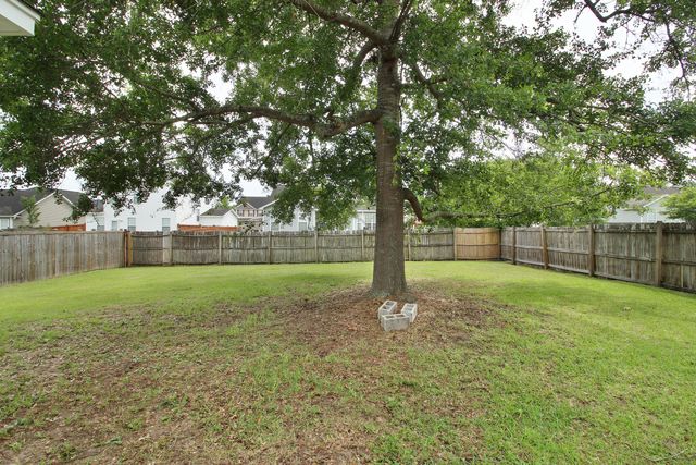7677 Eagle Lake Road, North Charleston, SC 29418