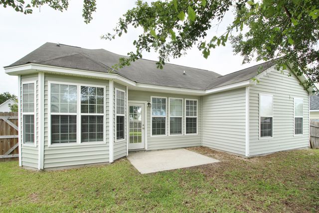 7677 Eagle Lake Road, North Charleston, SC 29418