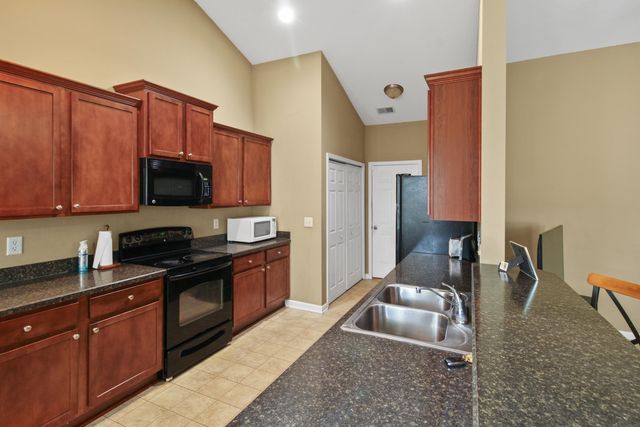 7677 Eagle Lake Road, North Charleston, SC 29418