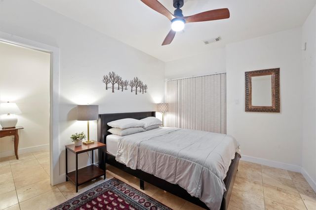 1610 Hadley Street, Houston, TX 77003