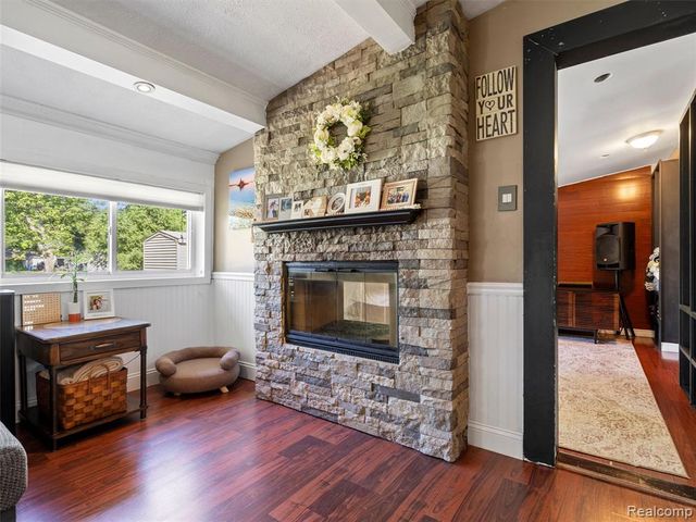 3557 Frankman Avenue, Waterford, MI 48329