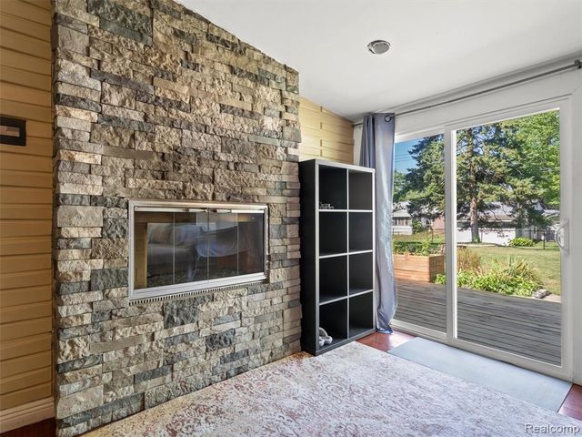 3557 Frankman Avenue, Waterford, MI 48329