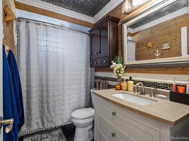 3557 Frankman Avenue, Waterford, MI 48329