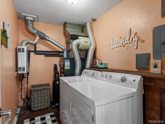 3557 Frankman Avenue, Waterford, MI 48329