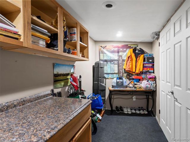 3557 Frankman Avenue, Waterford, MI 48329