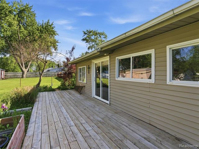 3557 Frankman Avenue, Waterford, MI 48329