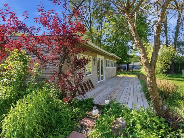 3557 Frankman Avenue, Waterford, MI 48329