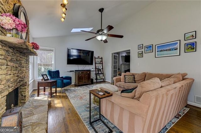 1059 Della Street SE, Marietta, GA 30067