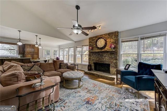 1059 Della Street SE, Marietta, GA 30067