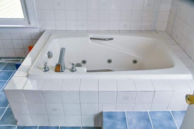 707 Lynn Street, Essexville, MI 48732