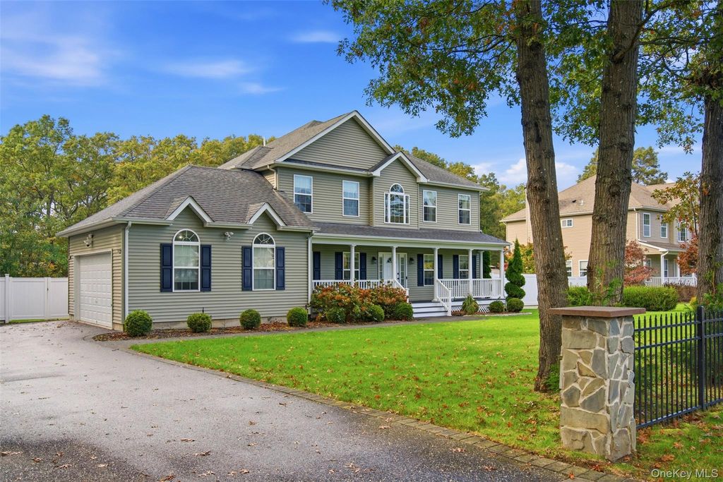 121 Washington Avenue, Port Jefferson Station, NY 11776 — exterior