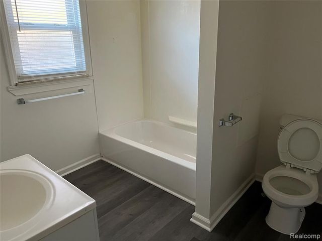 5868 N Linville Street, Westland, MI 48185