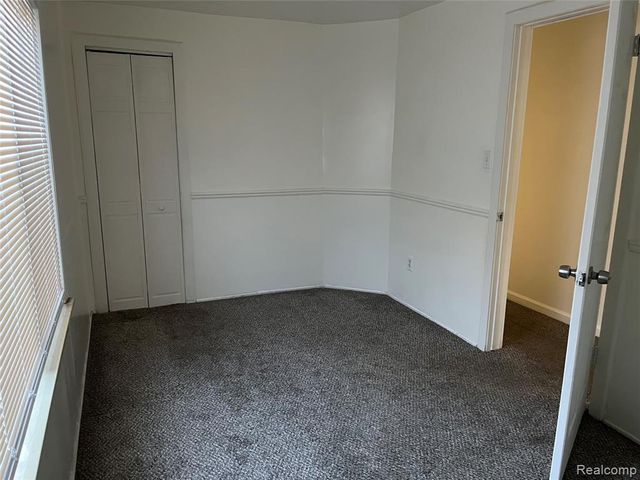 5868 N Linville Street, Westland, MI 48185