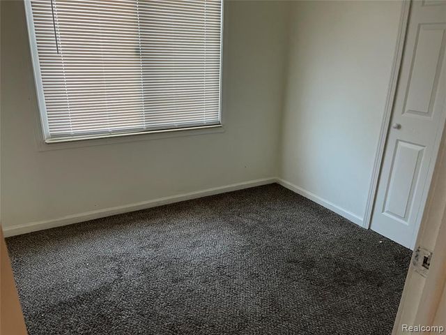 5868 N Linville Street, Westland, MI 48185