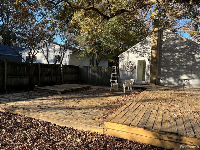 5868 N Linville Street, Westland, MI 48185