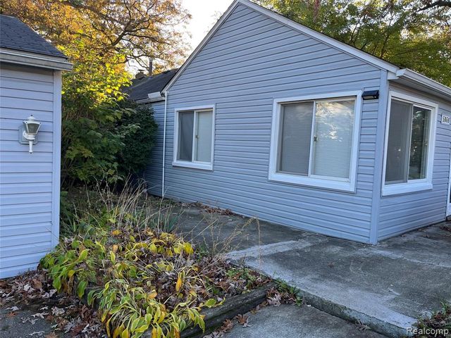 5868 N Linville Street, Westland, MI 48185