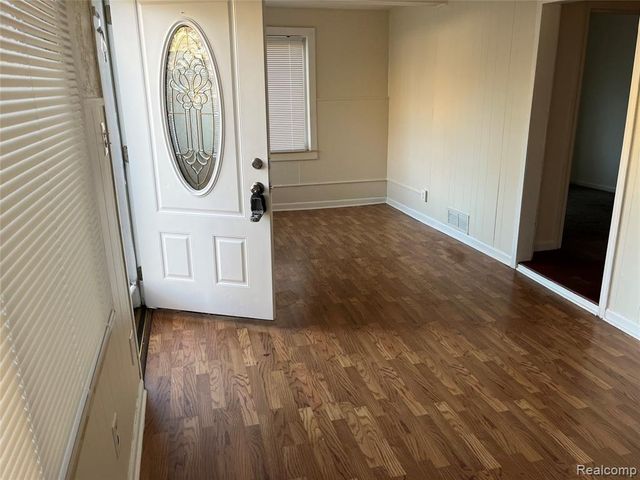 5868 N Linville Street, Westland, MI 48185