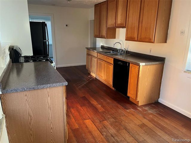 5868 N Linville Street, Westland, MI 48185