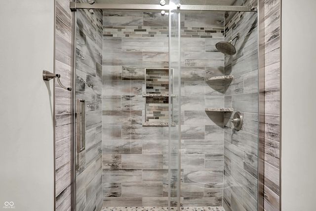 6336 N Carroll Road, Mccordsville, IN 46055