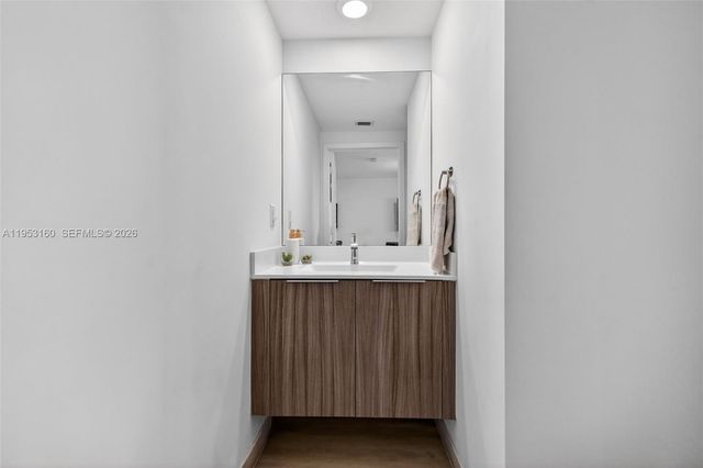 4975 NW 83rd Path, Doral, FL 33166