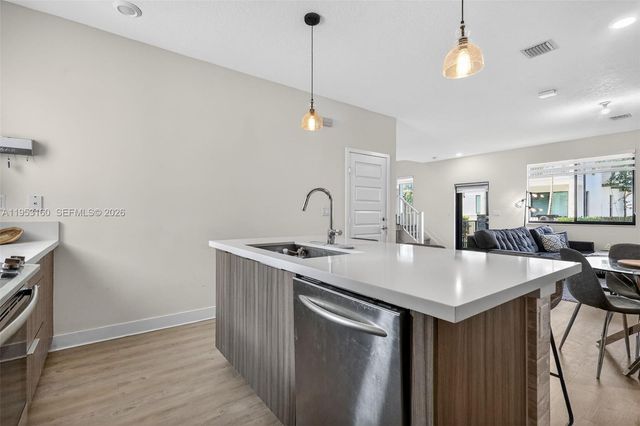 4975 NW 83rd Path, Doral, FL 33166