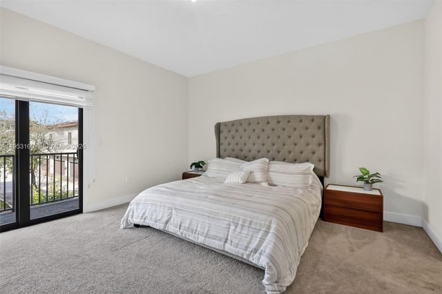 4975 NW 83rd Path, Doral, FL 33166