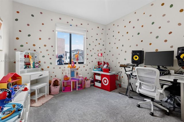 4975 NW 83rd Path, Doral, FL 33166