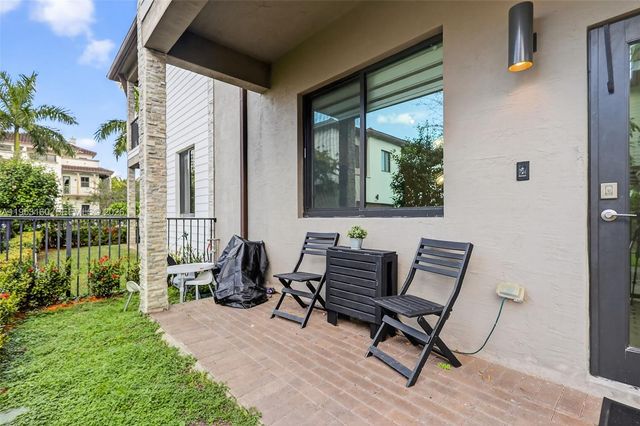 4975 NW 83rd Path, Doral, FL 33166