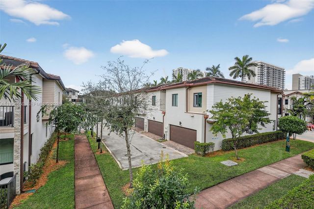 4975 NW 83rd Path, Doral, FL 33166