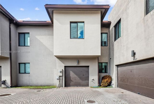 4975 NW 83rd Path, Doral, FL 33166