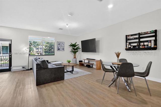 4975 NW 83rd Path, Doral, FL 33166