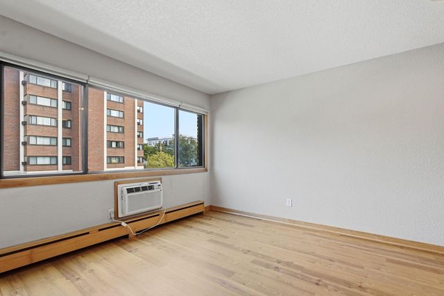 2532 1st Avenue S S301, Minneapolis, MN 55404