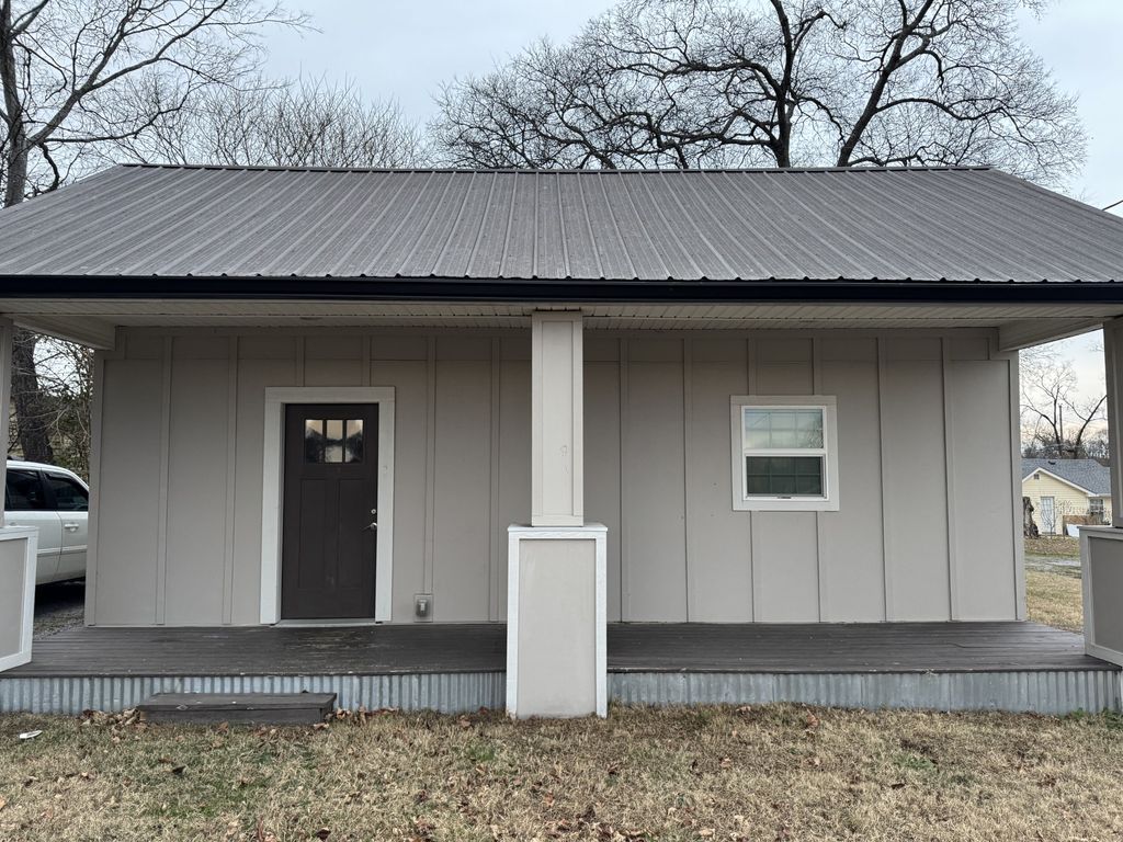 317 Cemetery Ave, Gallatin, TN 37066