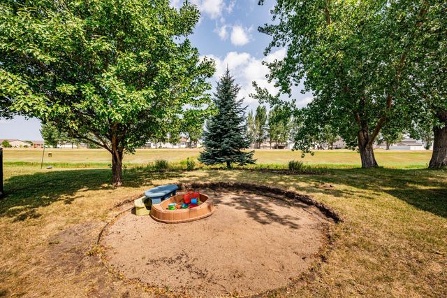 4291 39th Avenue S, Fargo, ND 58104