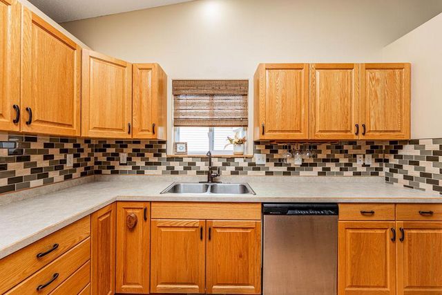 4291 39th Avenue S, Fargo, ND 58104