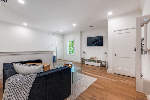 5803 Martel Avenue, Dallas, TX 75206