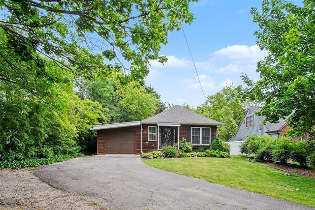 1100 Breton Road, East Grand Rapids, MI 49506