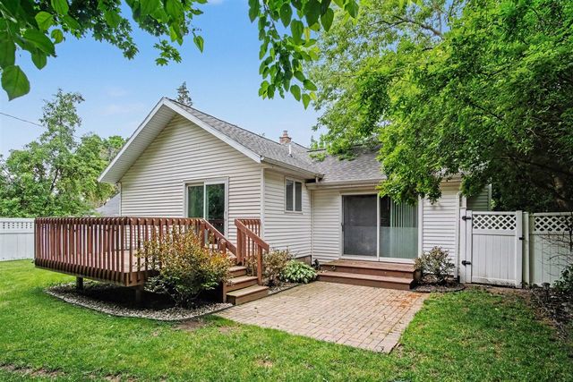 1100 Breton Road, East Grand Rapids, MI 49506