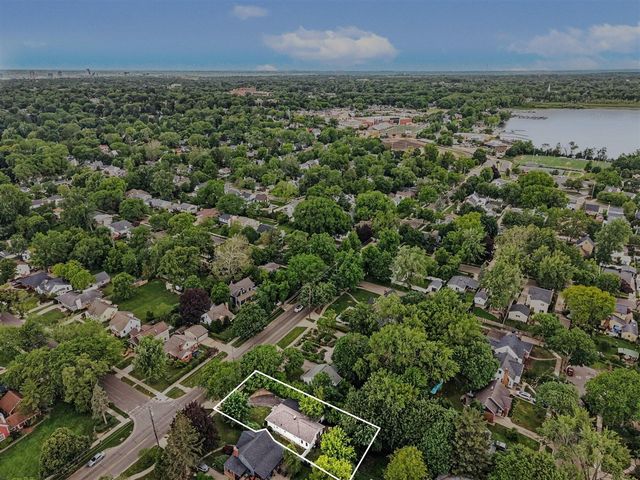 1100 Breton Road, East Grand Rapids, MI 49506