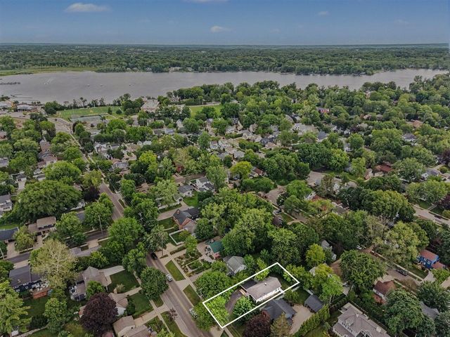 1100 Breton Road, East Grand Rapids, MI 49506