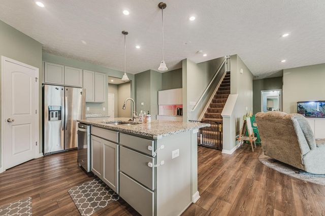 1187 Lake Forest Drive, Hebron, OH 43025