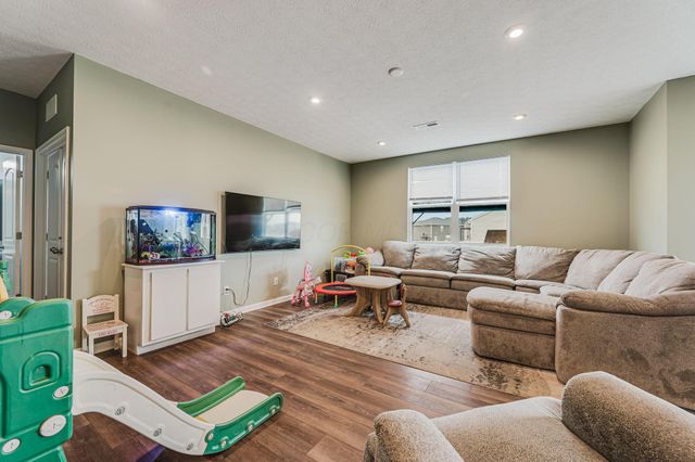1187 Lake Forest Drive, Hebron, OH 43025