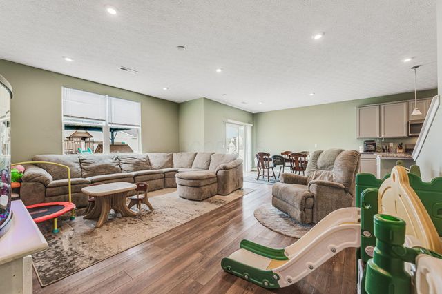 1187 Lake Forest Drive, Hebron, OH 43025