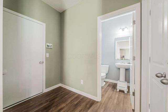 1187 Lake Forest Drive, Hebron, OH 43025