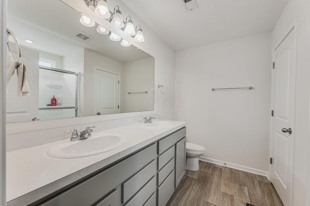 1187 Lake Forest Drive, Hebron, OH 43025